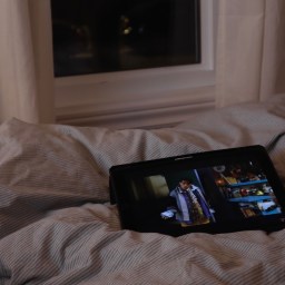 8 Must-Watch Sitcoms for Your Next Binge Session